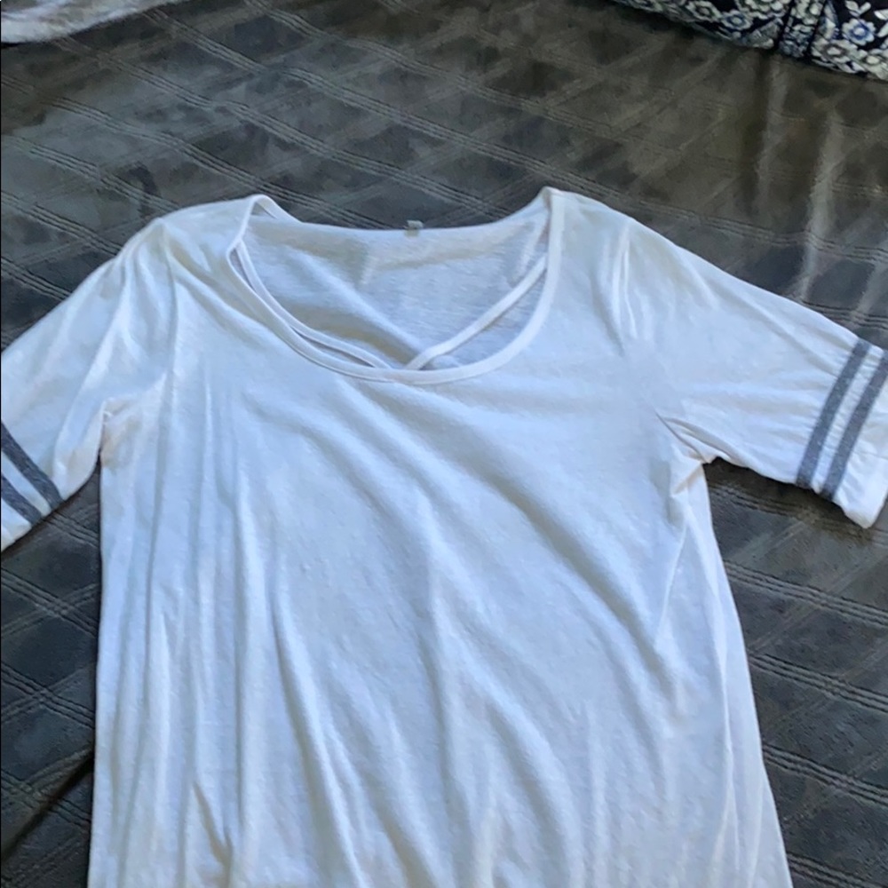 Has a v-neck